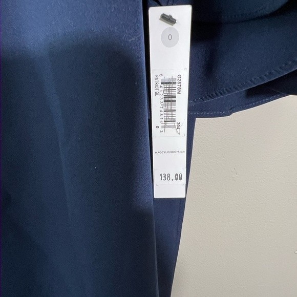 Maggy London Cold Shoulder Dress Size 0 NWT - Picture 5 of 8